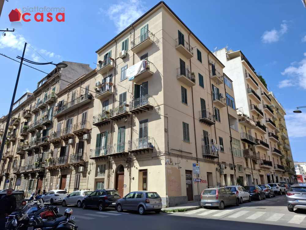 Via Giacomo Cusmano Appartamento con terrazzo in zona centrale