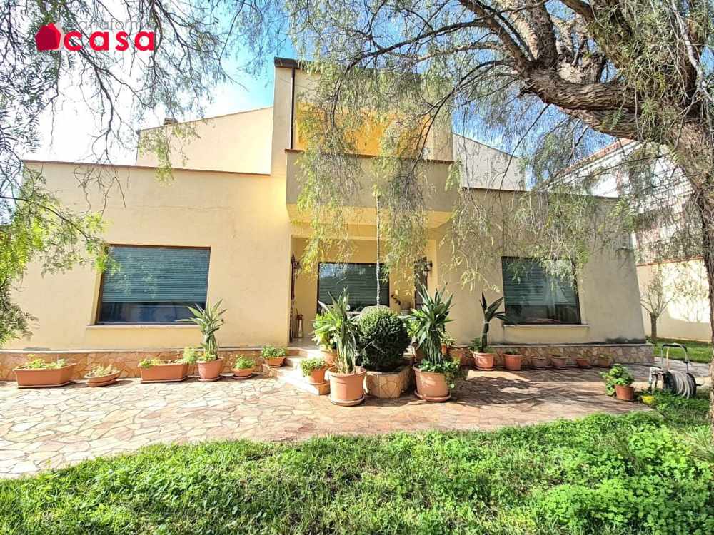 A Mondello Elegante villa indipendente con giardino e possibilità piscina