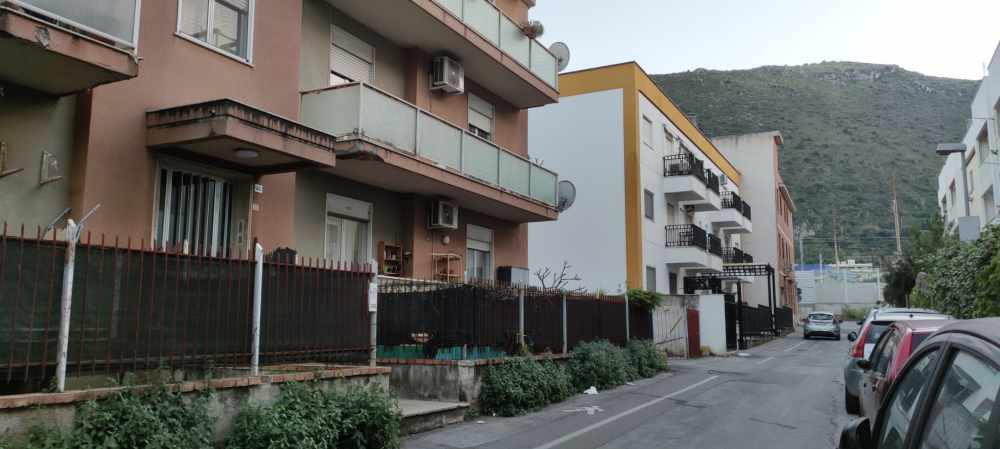 5 VANI - PIANO RIALZATO - TERRAZZINO - ZONA CARDILLO