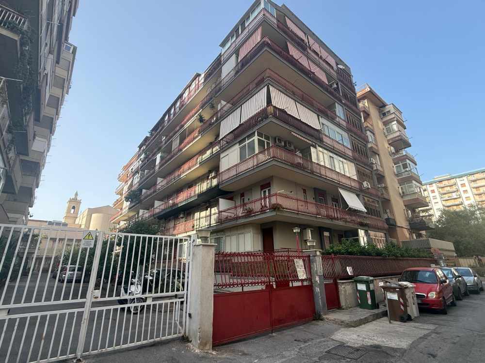 3 VANI - 3° PIANO - BUONO STATO - ZONA SAN LORENZO